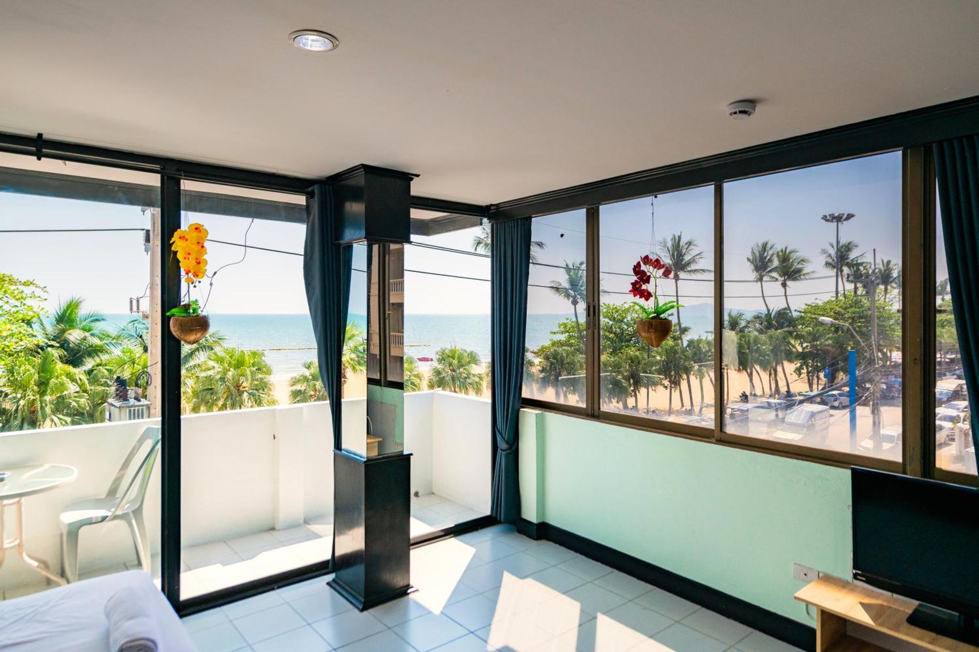 Happy Jomtien - Beachfront الغرفة الصورة